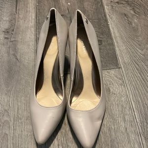 Calvin Klein nude pumps